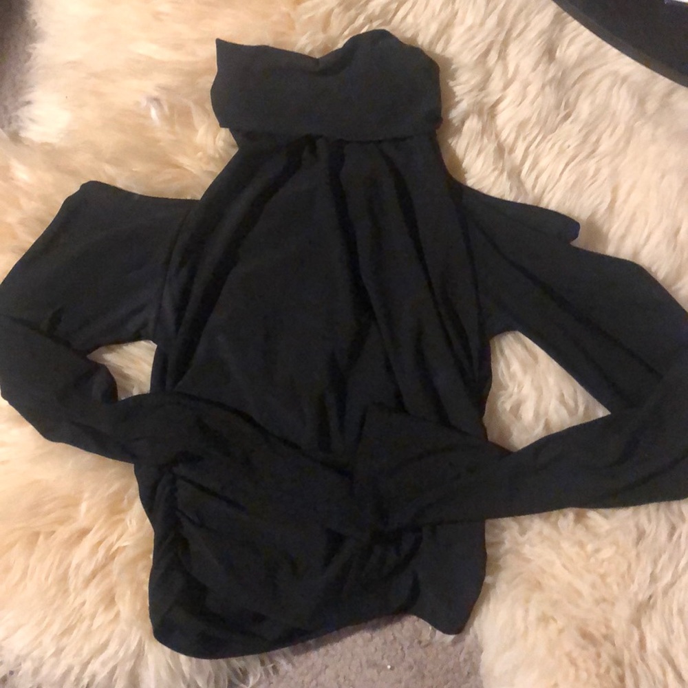 Cold Shoulder Black Crop Top - Picture 5 of 10